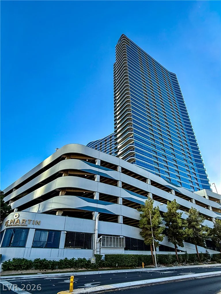 4471 Dean Martin, Las Vegas, NV 89103