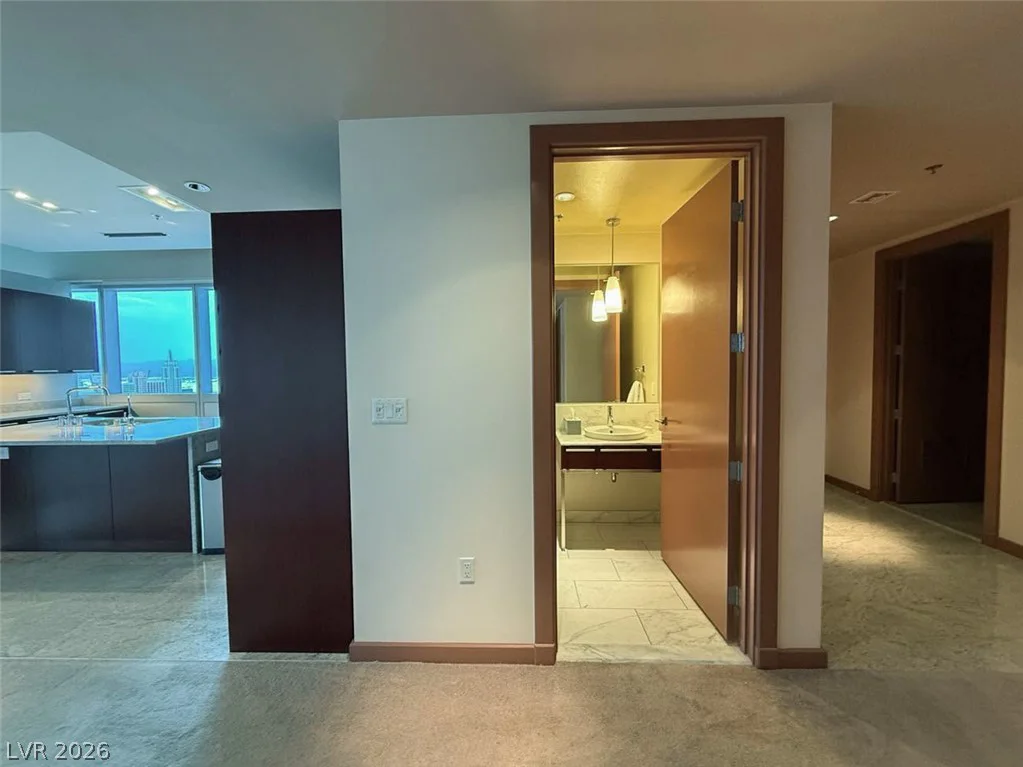 4471 Dean Martin, Las Vegas, NV 89103