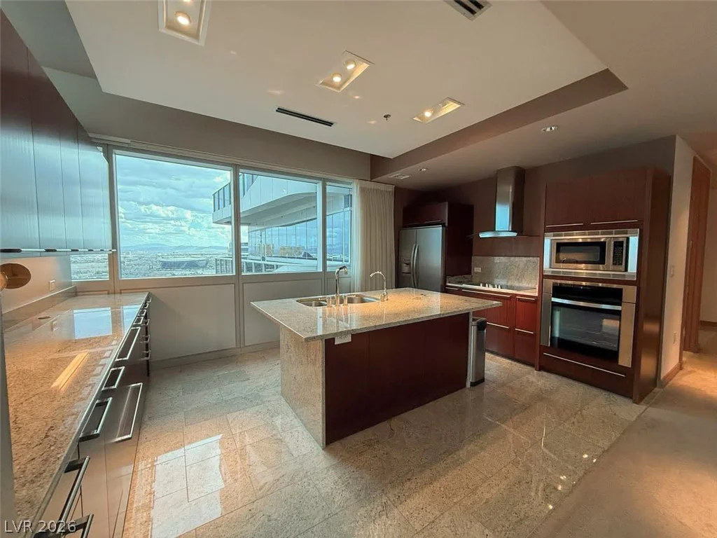4471 Dean Martin, Las Vegas, NV 89103