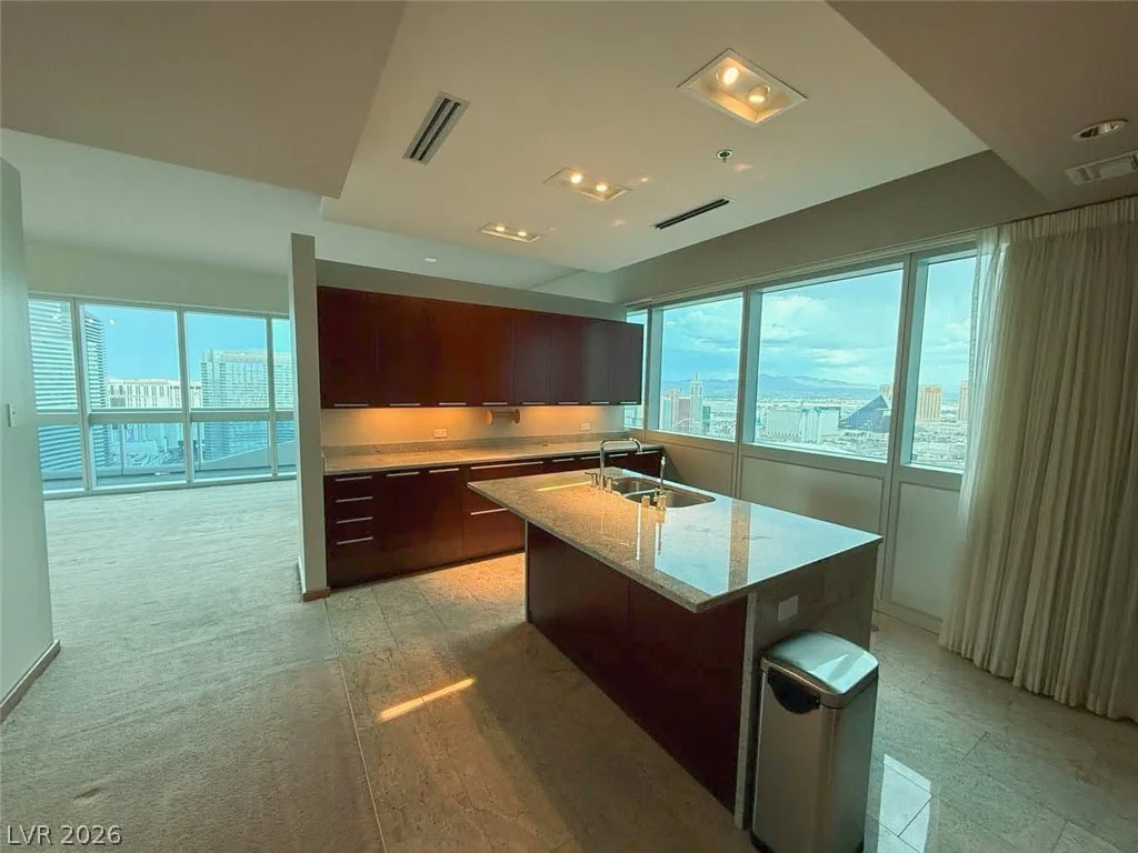 4471 Dean Martin, Las Vegas, NV 89103