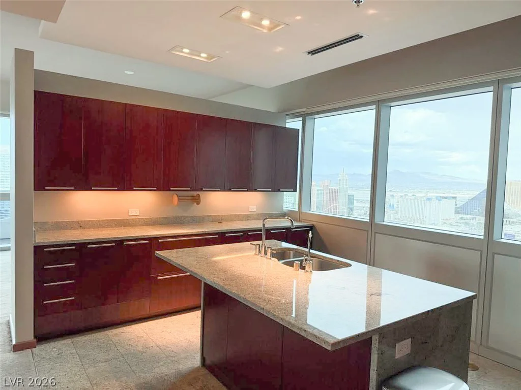 4471 Dean Martin, Las Vegas, NV 89103