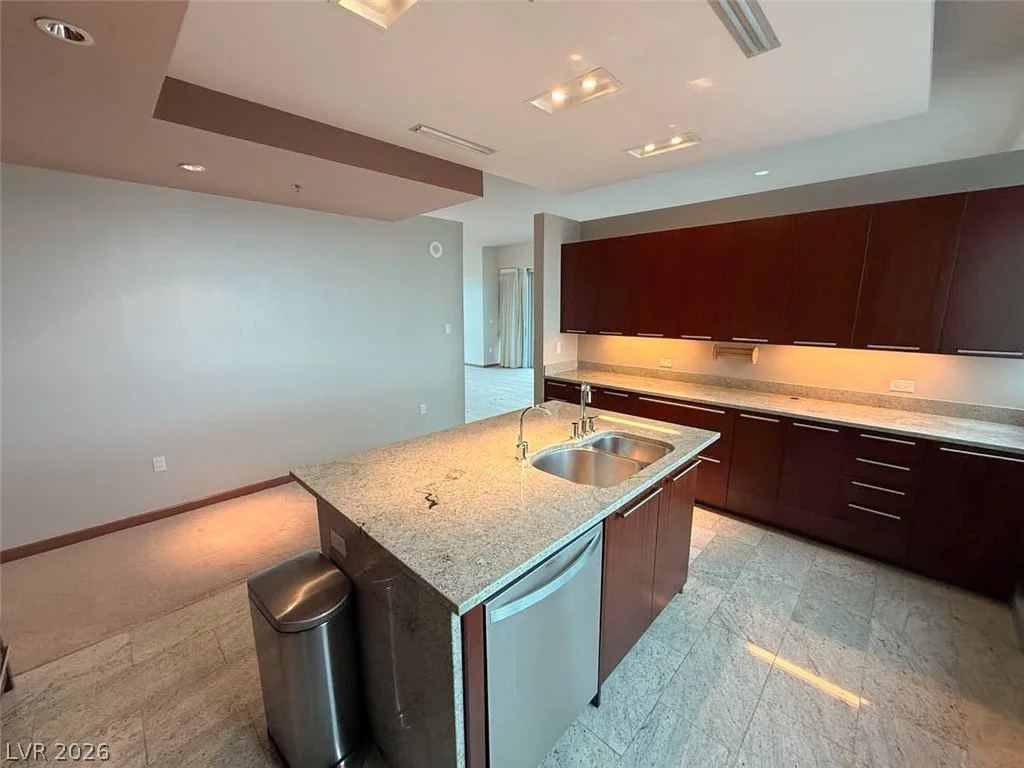 4471 Dean Martin, Las Vegas, NV 89103
