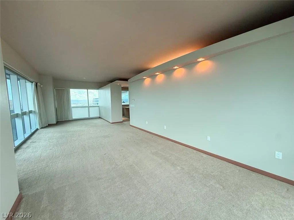 4471 Dean Martin, Las Vegas, NV 89103