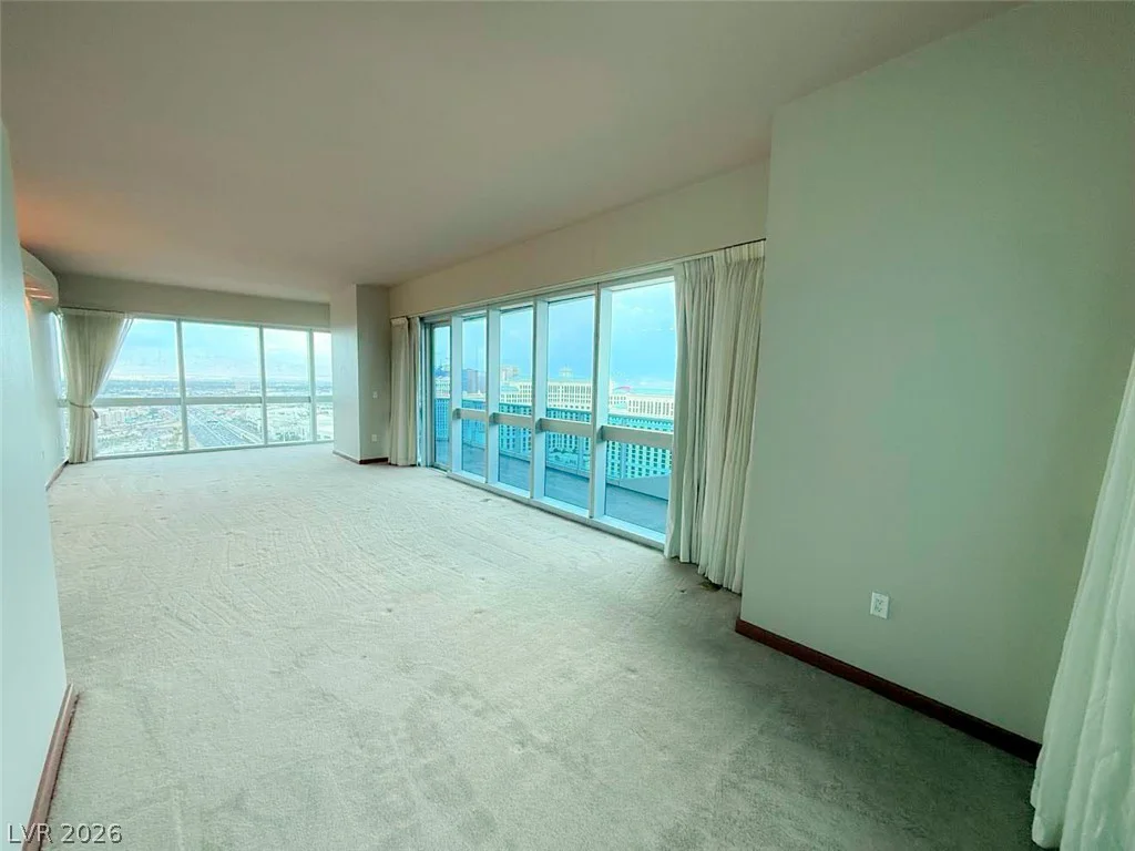 4471 Dean Martin, Las Vegas, NV 89103