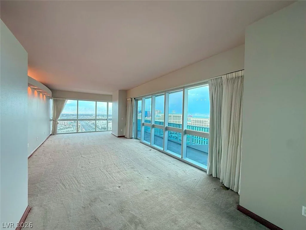 4471 Dean Martin, Las Vegas, NV 89103