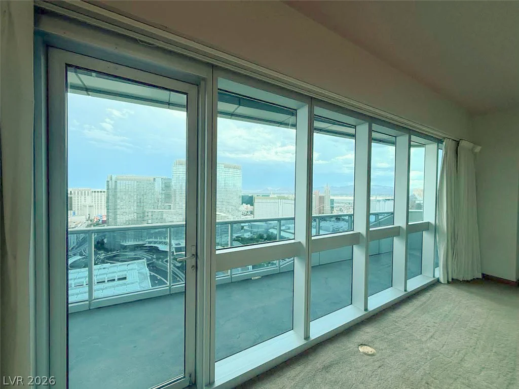 4471 Dean Martin, Las Vegas, NV 89103