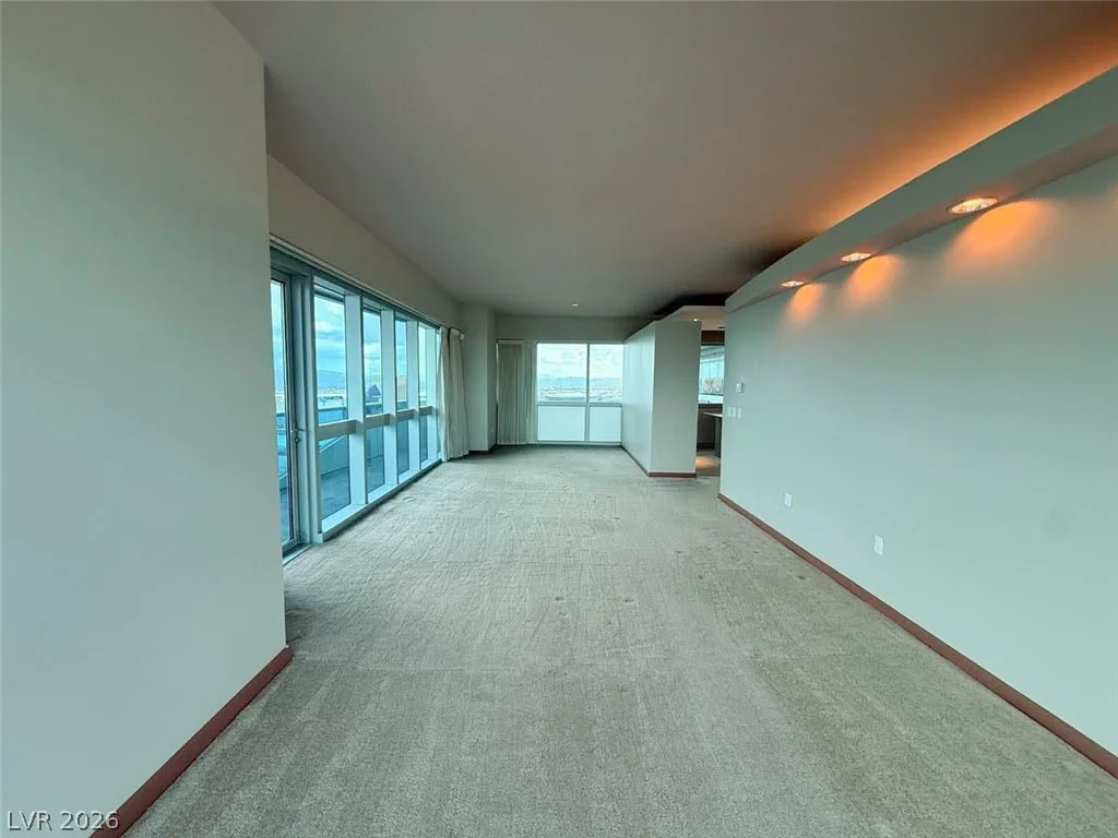 4471 Dean Martin, Las Vegas, NV 89103