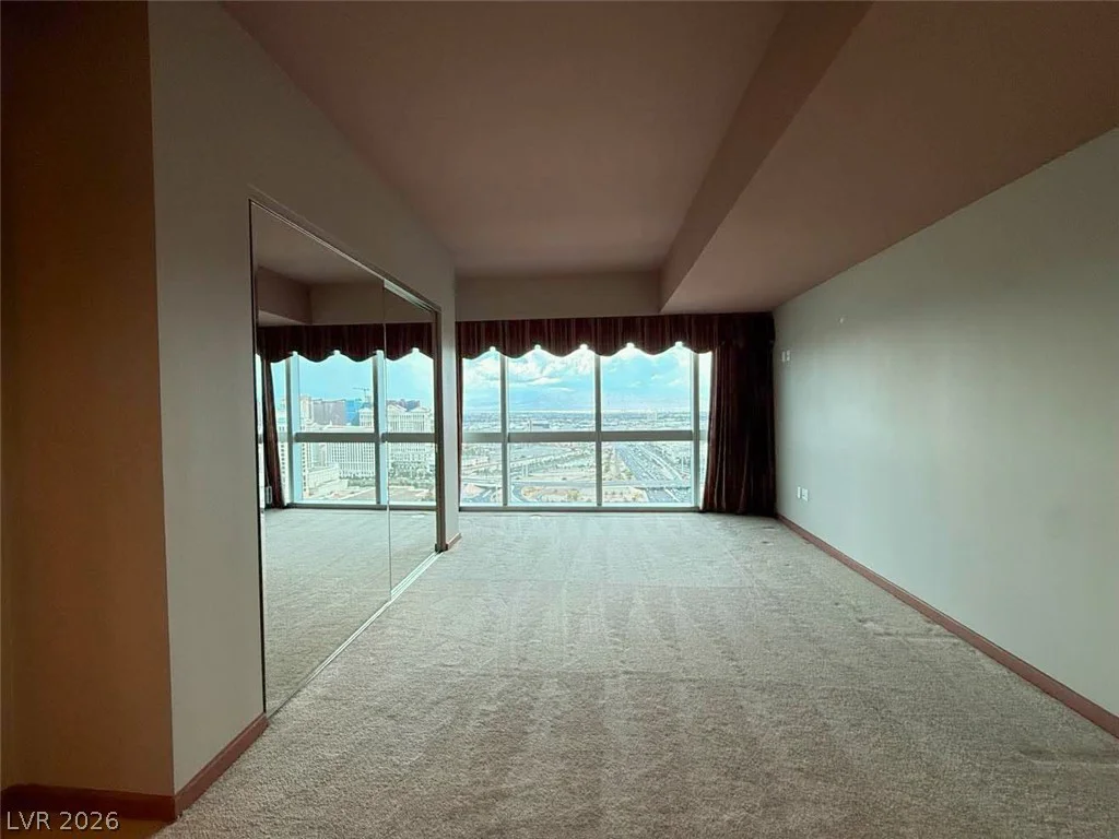 4471 Dean Martin, Las Vegas, NV 89103