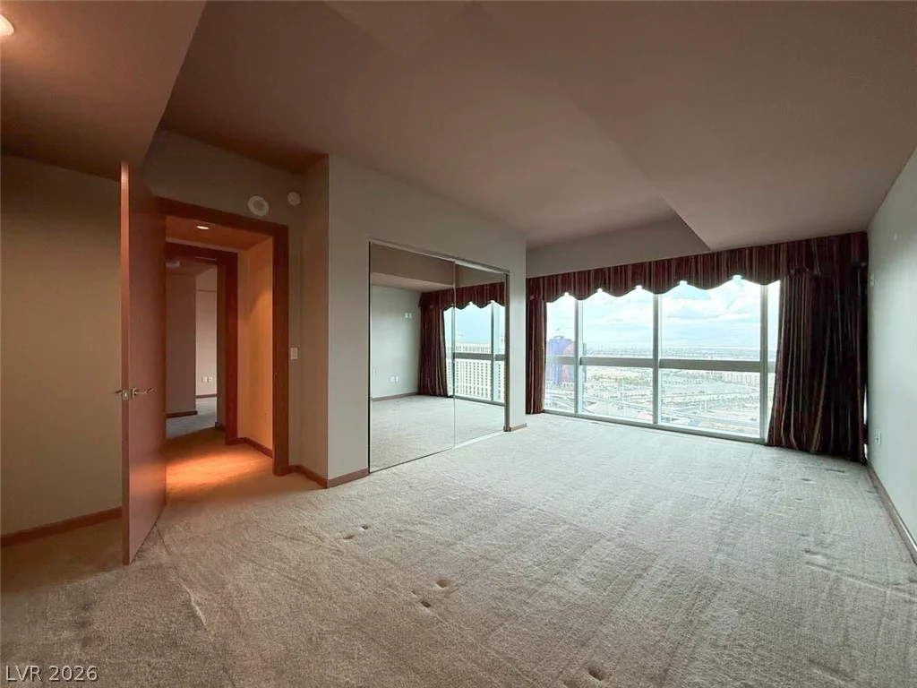 4471 Dean Martin, Las Vegas, NV 89103
