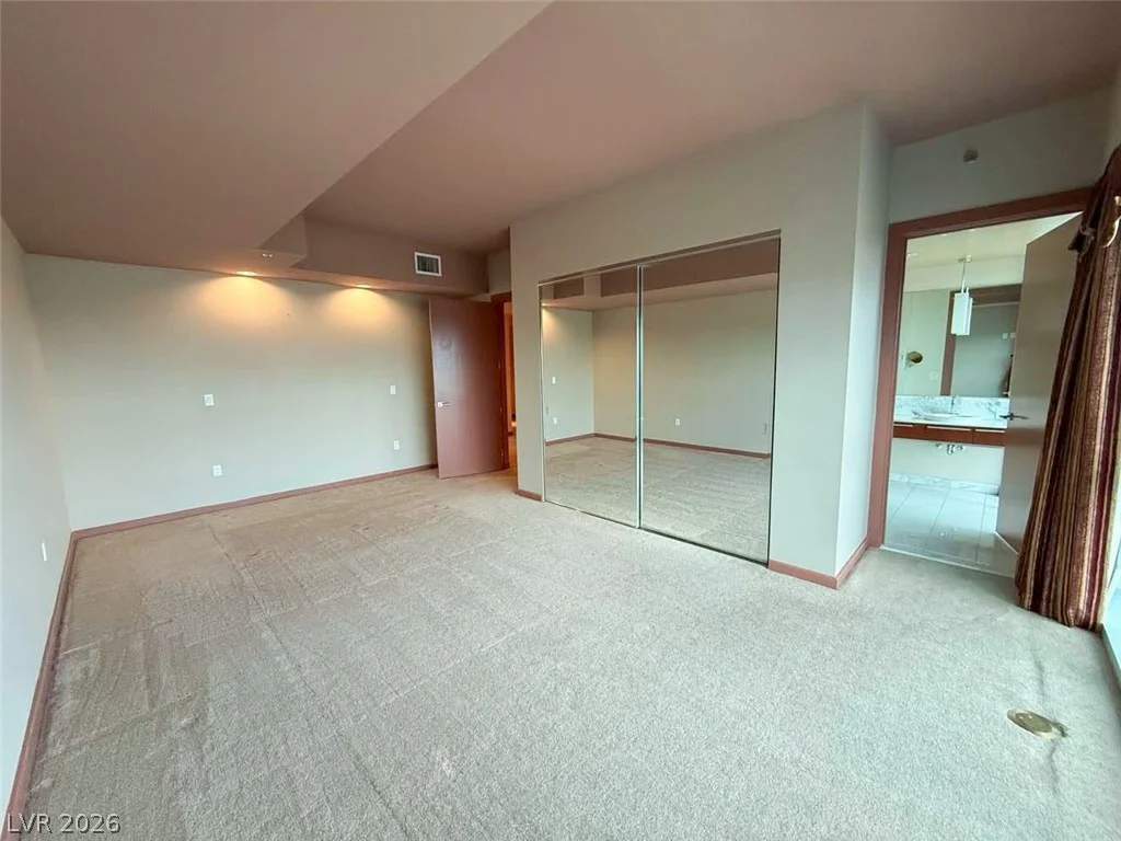 4471 Dean Martin, Las Vegas, NV 89103
