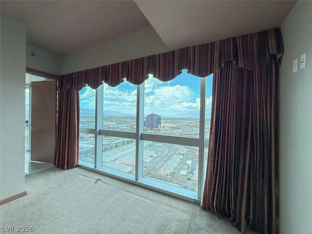 4471 Dean Martin, Las Vegas, NV 89103