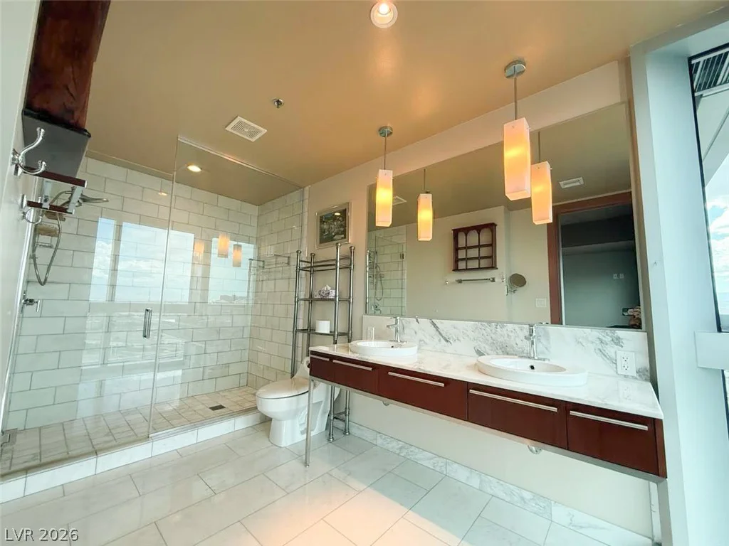 4471 Dean Martin, Las Vegas, NV 89103