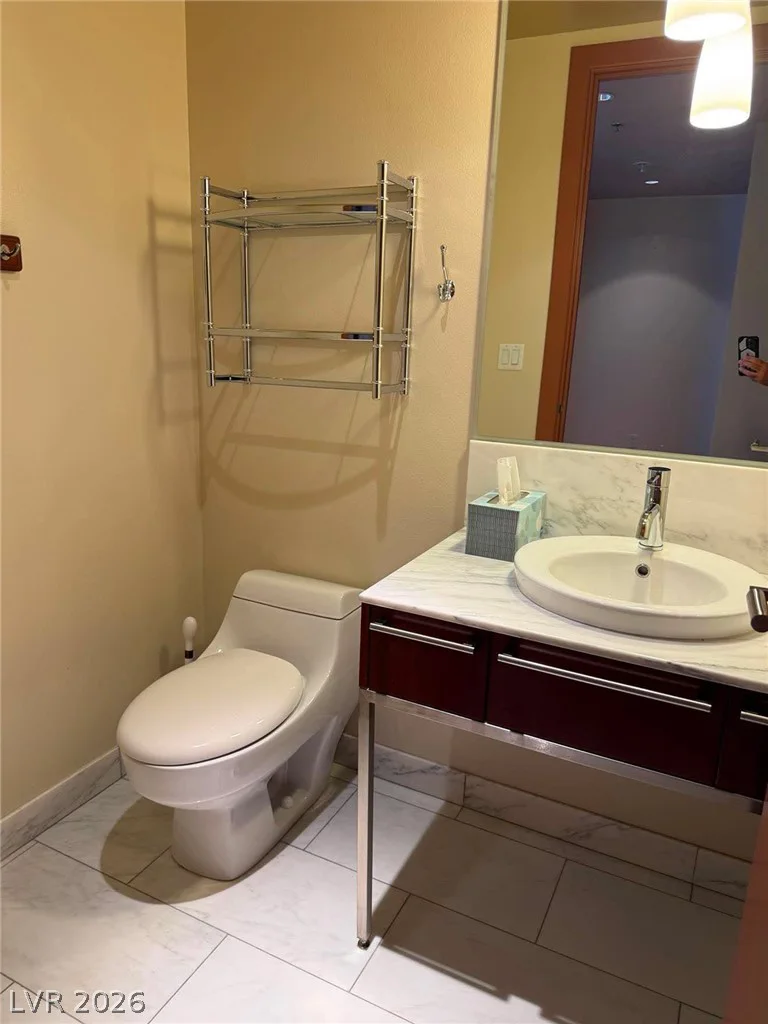 4471 Dean Martin, Las Vegas, NV 89103