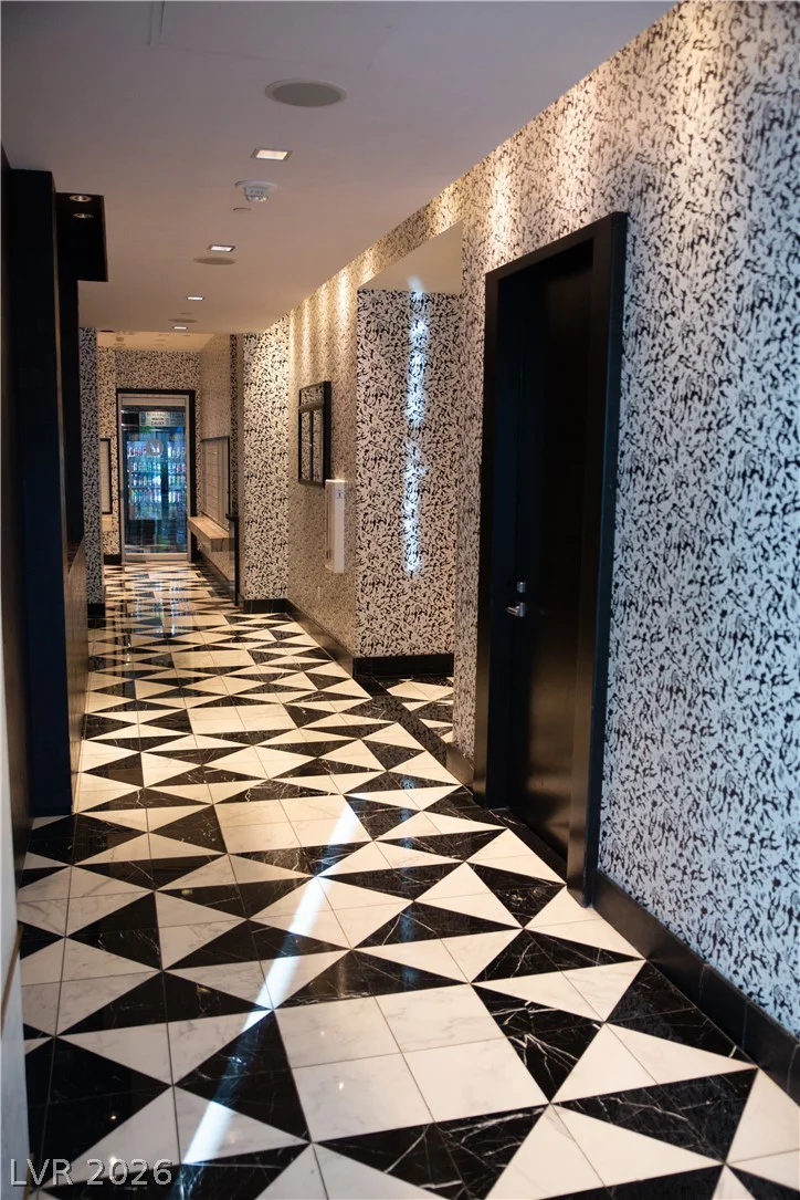 4471 Dean Martin, Las Vegas, NV 89103