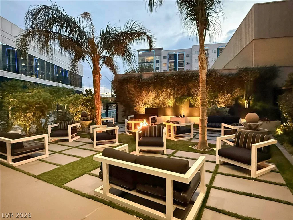 4471 Dean Martin, Las Vegas, NV 89103