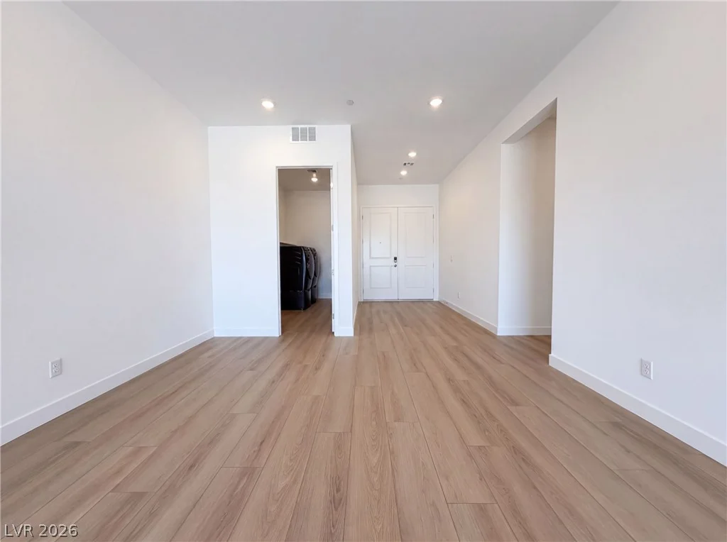 8220 Gusty Brook, Las Vegas, NV 89113