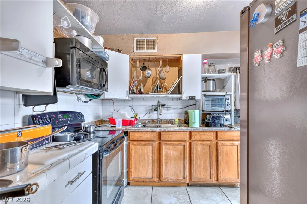 1715 Santa Paula, Las Vegas, NV 89104