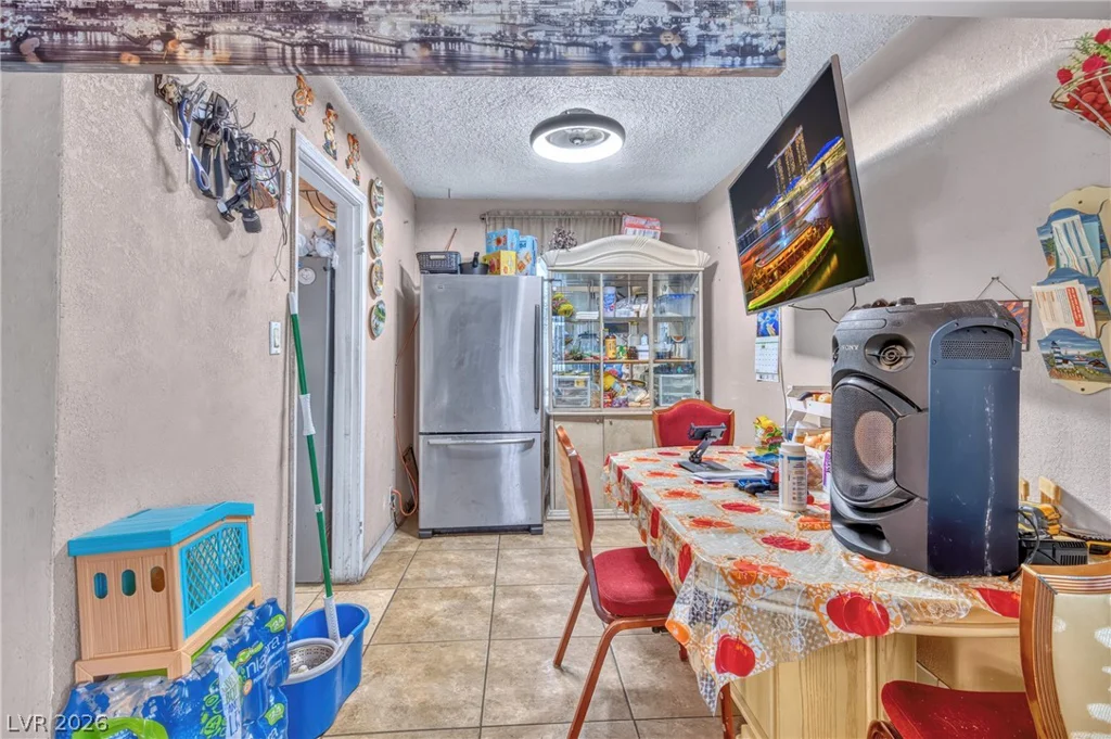 1715 Santa Paula, Las Vegas, NV 89104