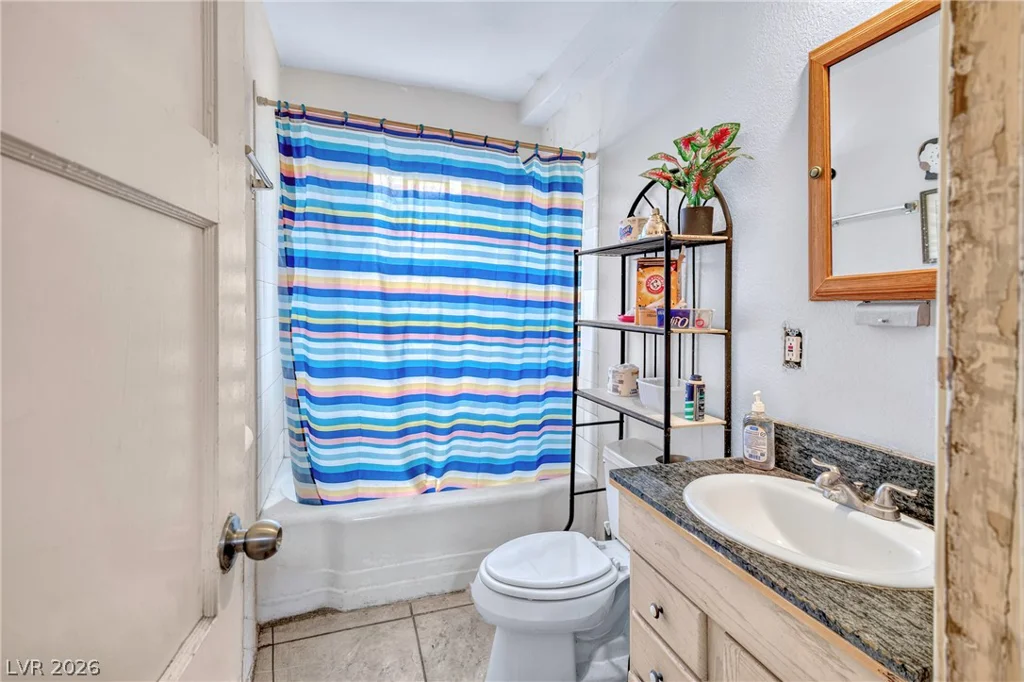 1715 Santa Paula, Las Vegas, NV 89104