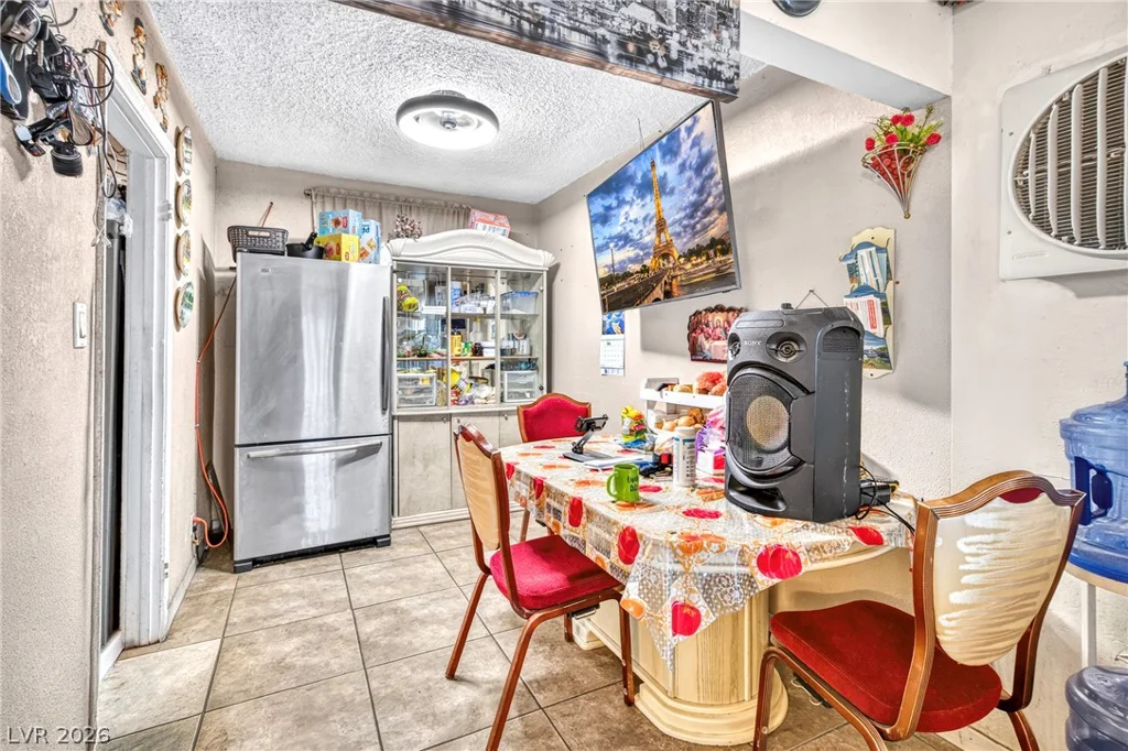 1715 Santa Paula, Las Vegas, NV 89104