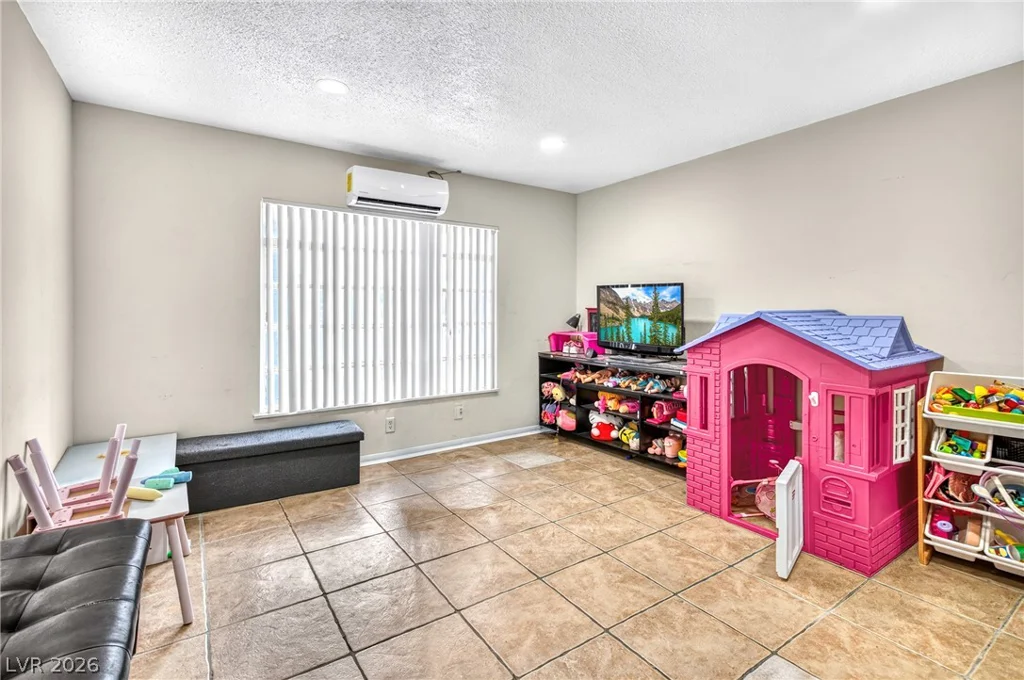 1715 Santa Paula, Las Vegas, NV 89104