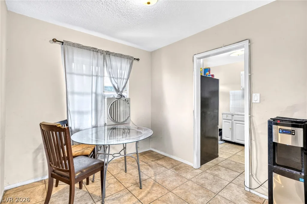 1715 Santa Paula, Las Vegas, NV 89104