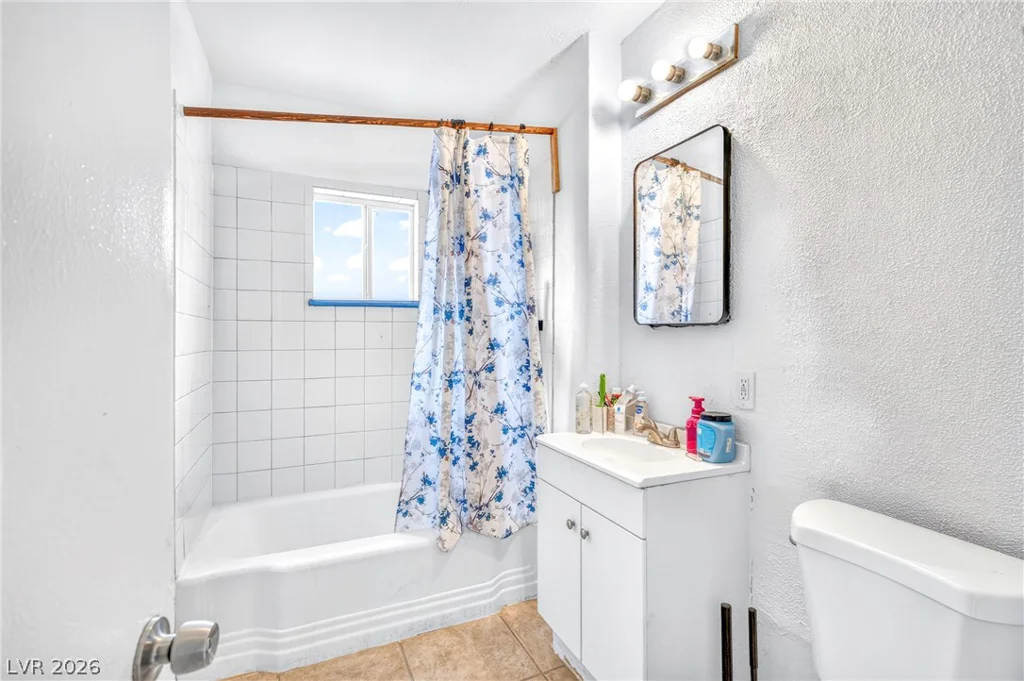 1715 Santa Paula, Las Vegas, NV 89104