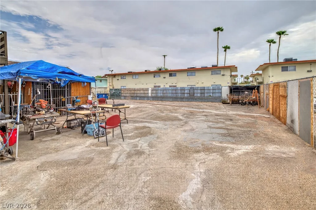 1715 Santa Paula, Las Vegas, NV 89104