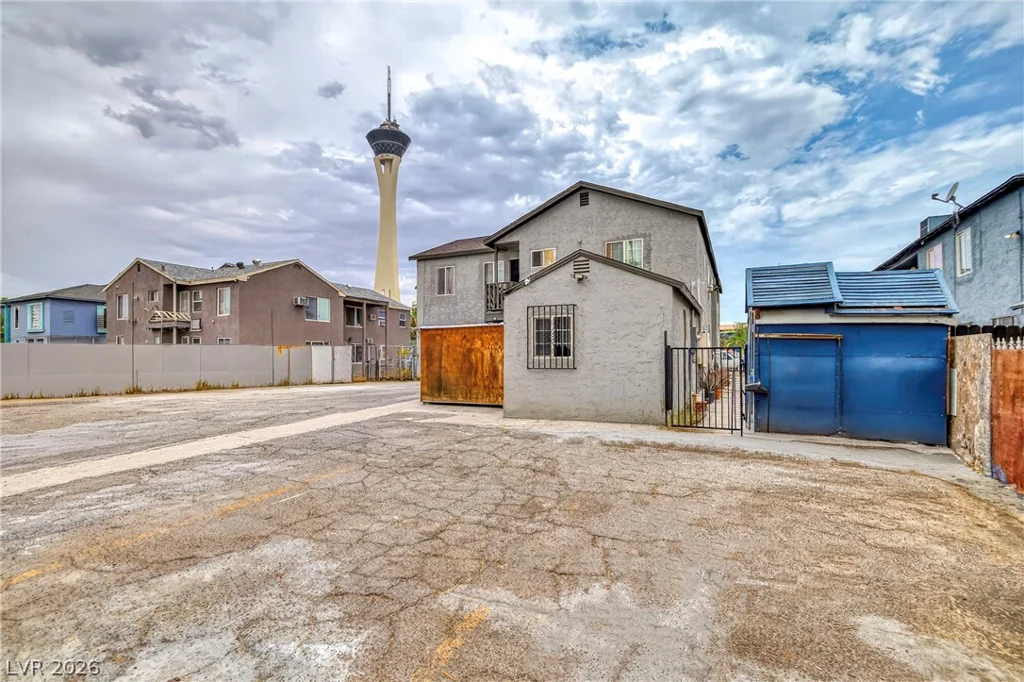 1715 Santa Paula, Las Vegas, NV 89104