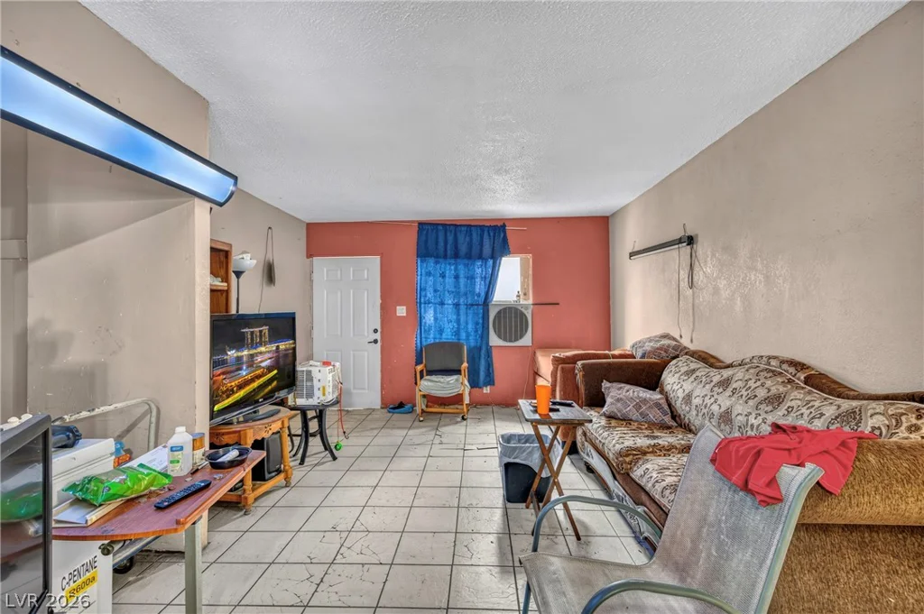 1715 Santa Paula, Las Vegas, NV 89104