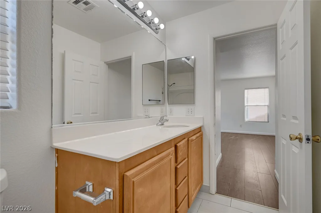 5672 Park City, Las Vegas, NV 89122