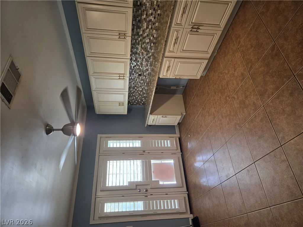 420 Huntly, Las Vegas, NV 89145