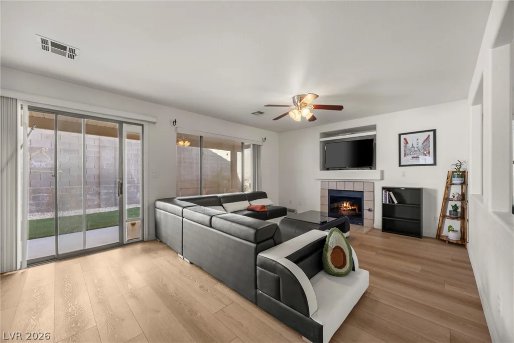 7707 Whitesboro, Las Vegas, NV 89139