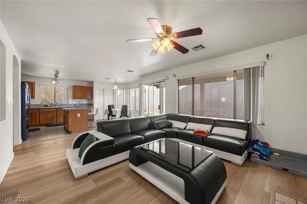 7707 Whitesboro, Las Vegas, NV 89139
