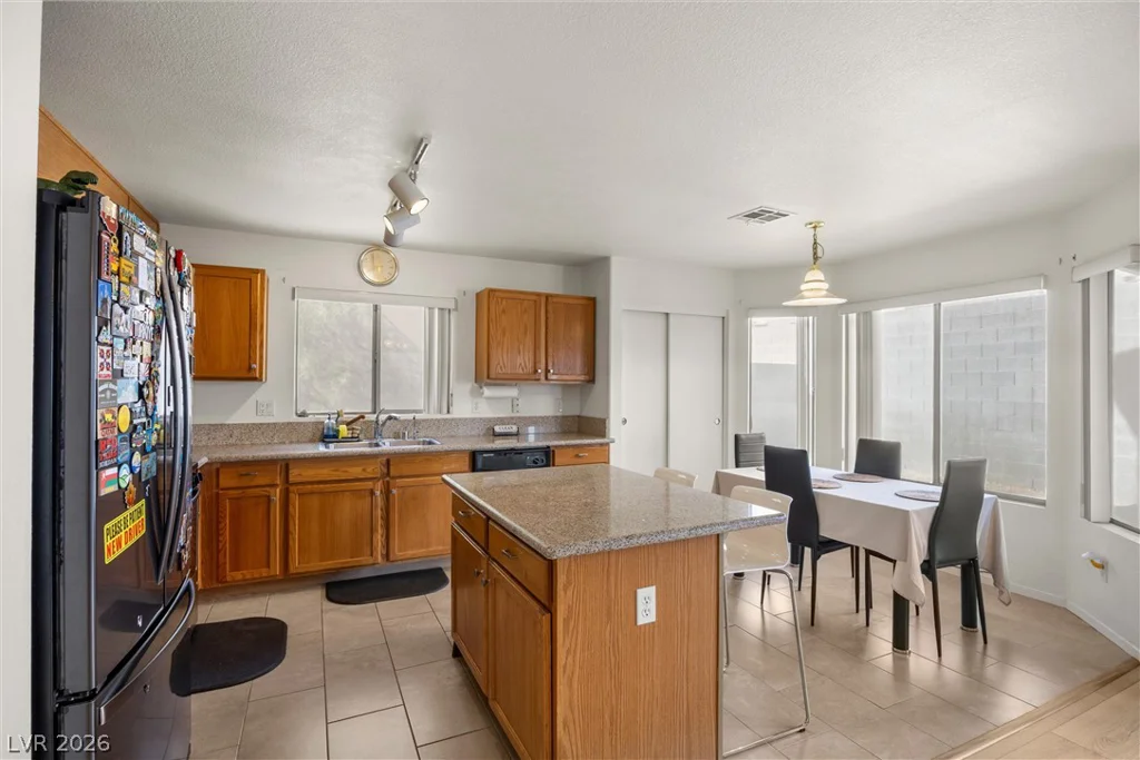 7707 Whitesboro, Las Vegas, NV 89139