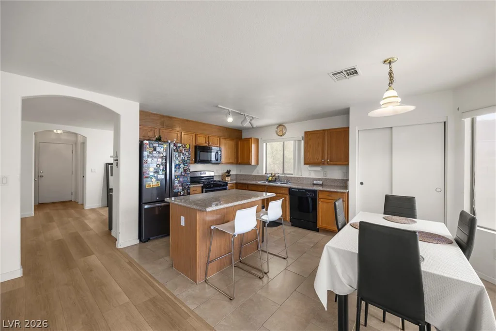 7707 Whitesboro, Las Vegas, NV 89139