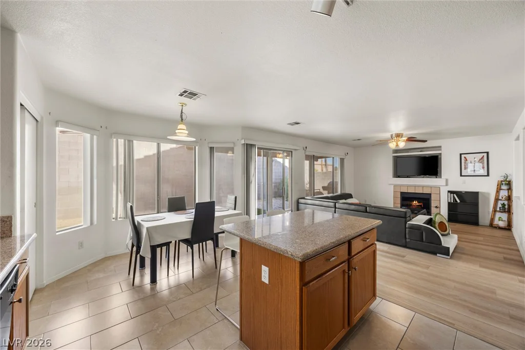 7707 Whitesboro, Las Vegas, NV 89139
