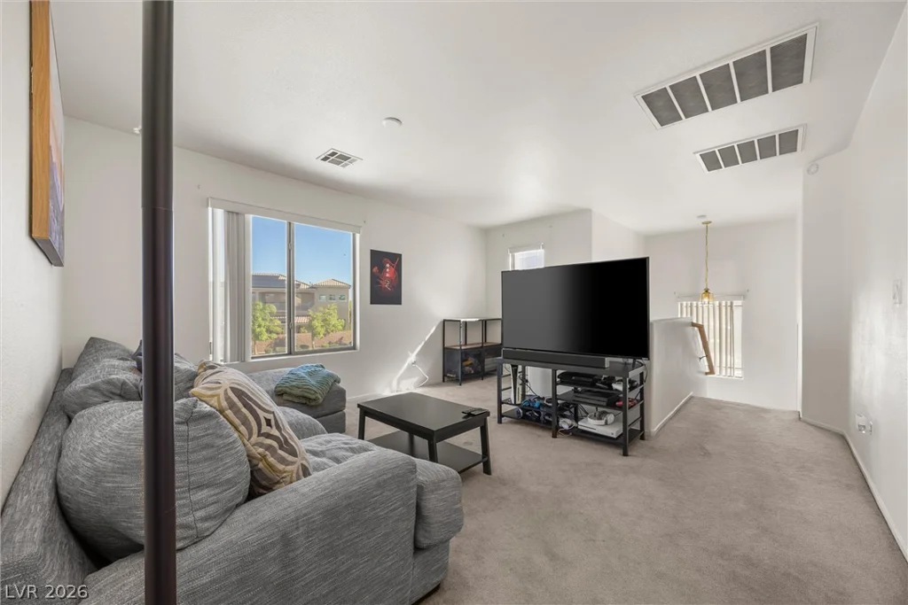 7707 Whitesboro, Las Vegas, NV 89139