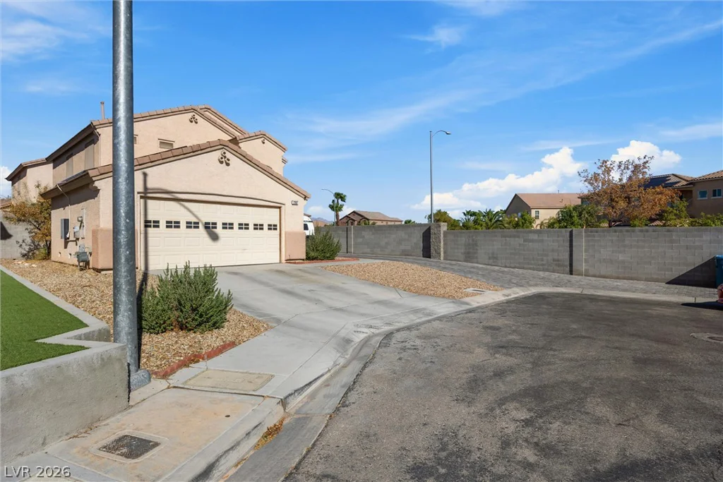 7707 Whitesboro, Las Vegas, NV 89139