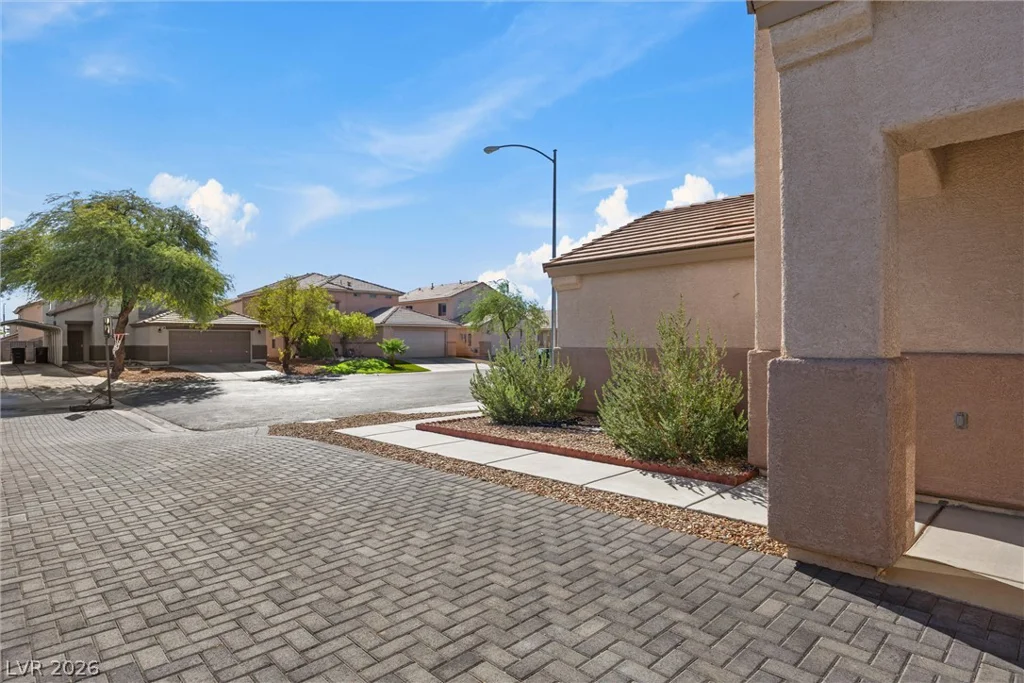 7707 Whitesboro, Las Vegas, NV 89139