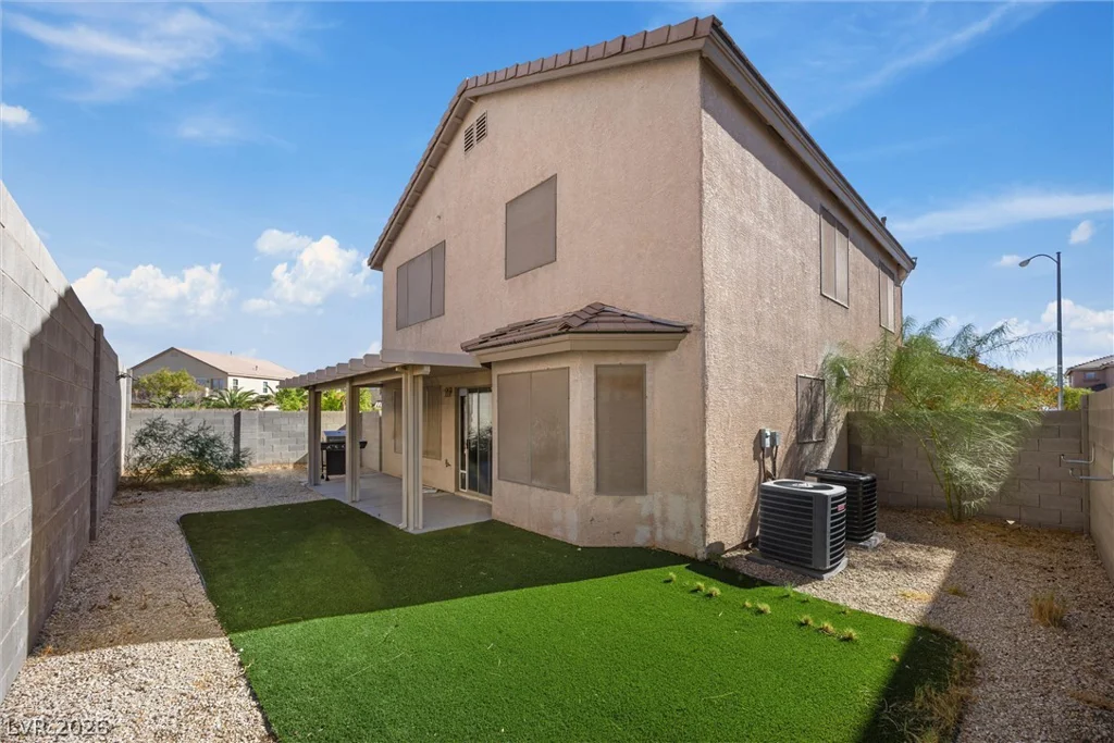 7707 Whitesboro, Las Vegas, NV 89139