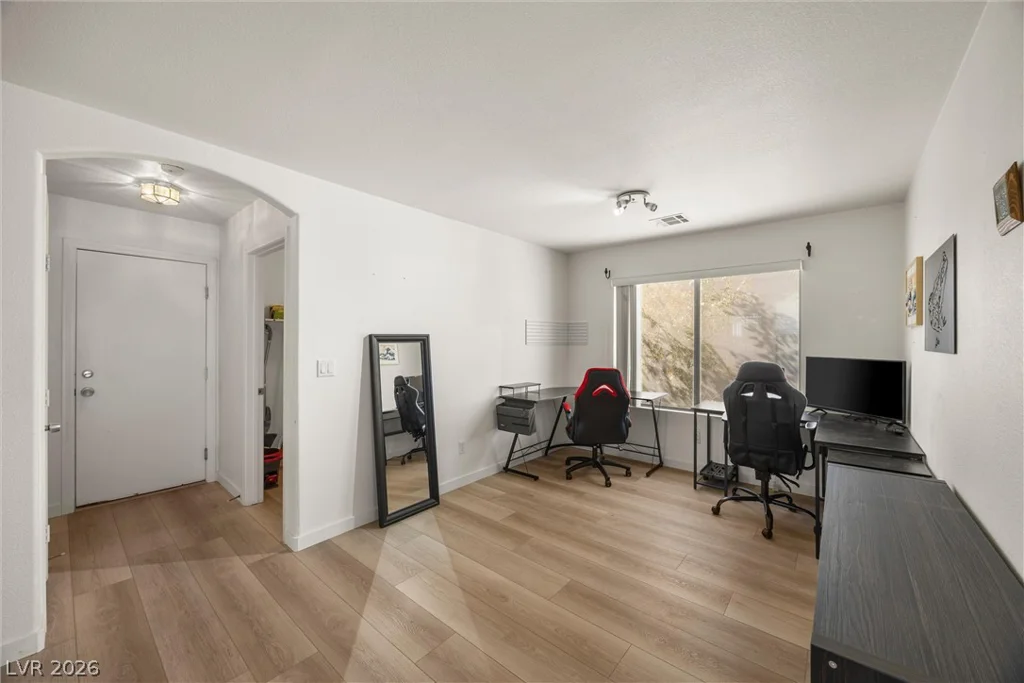 7707 Whitesboro, Las Vegas, NV 89139