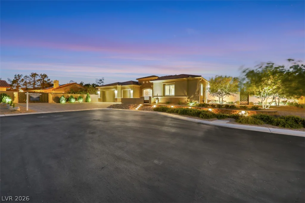 8425 Tenaya, Las Vegas, NV 89113