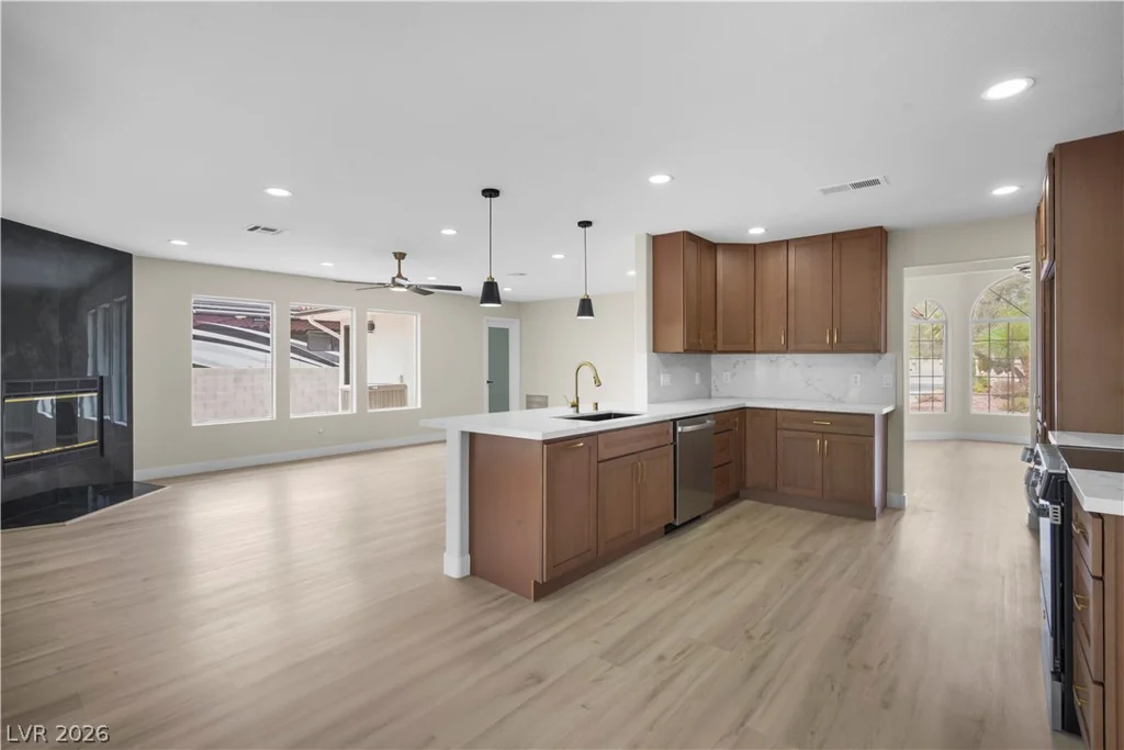 3150 Tenaya, Las Vegas, NV 89117