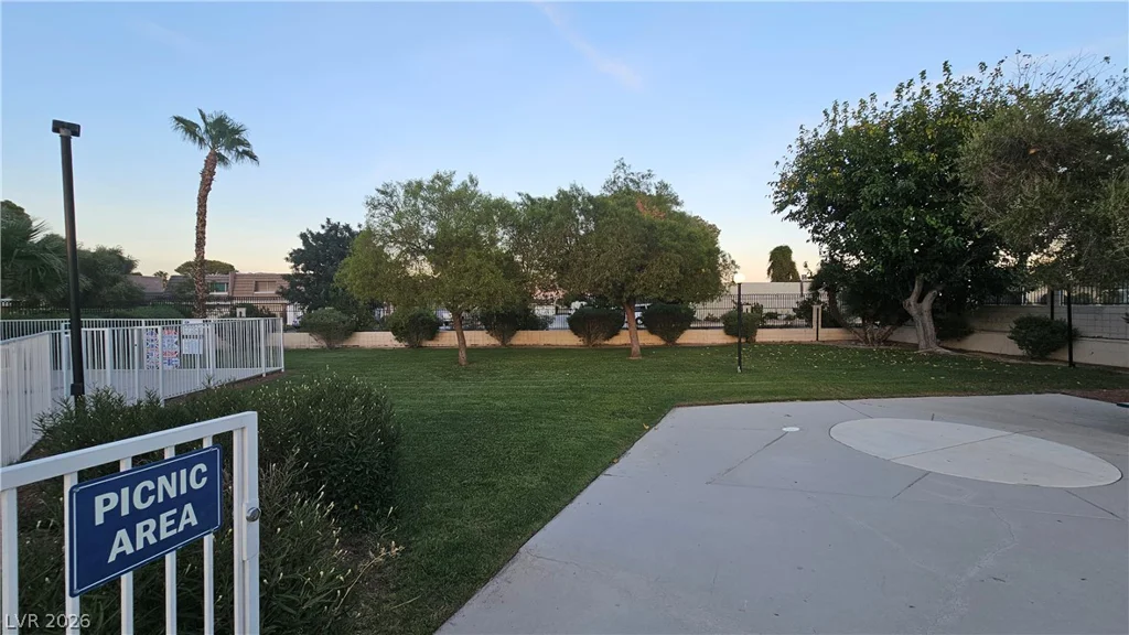 3604 Braewood, Las Vegas, NV 89121