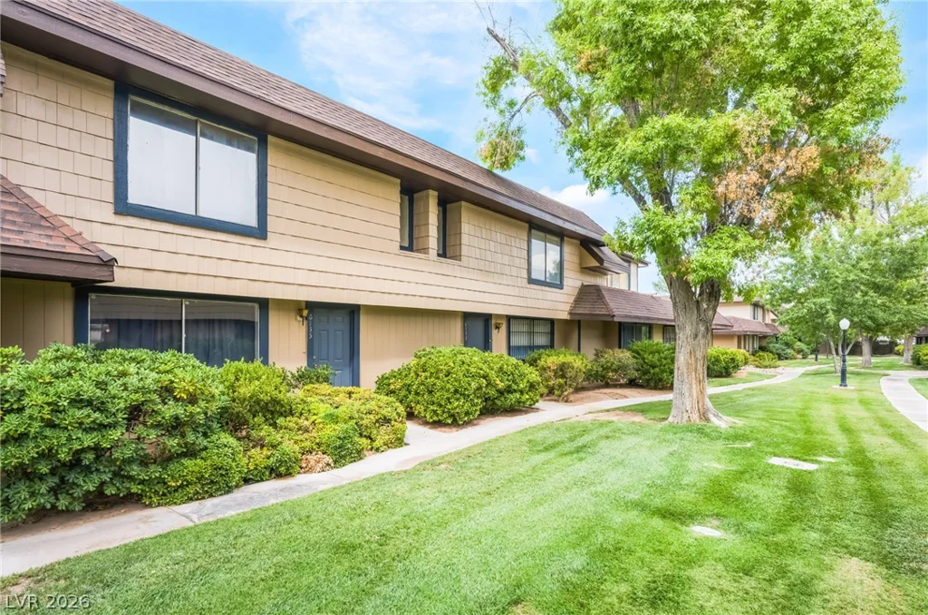 6135 Meadowgrass, Las Vegas, NV 89103