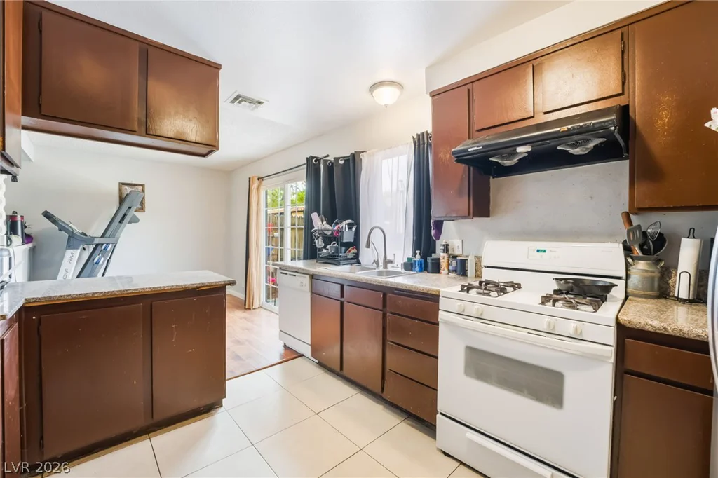 6135 Meadowgrass, Las Vegas, NV 89103