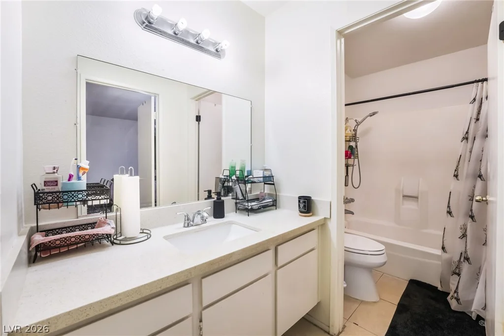 6135 Meadowgrass, Las Vegas, NV 89103