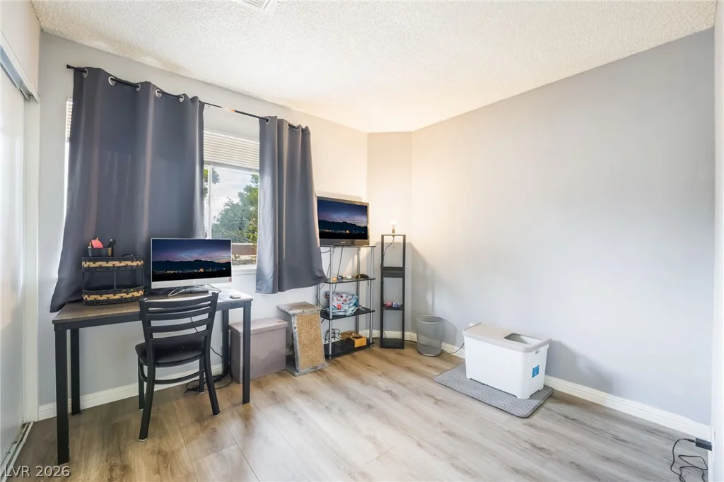 6135 Meadowgrass, Las Vegas, NV 89103