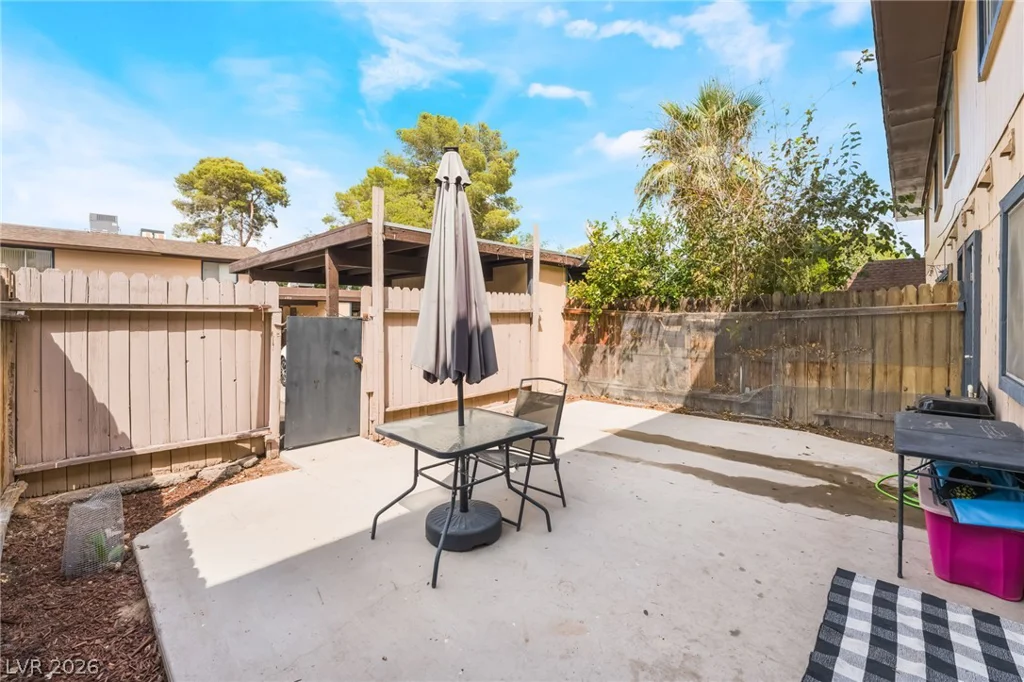 6135 Meadowgrass, Las Vegas, NV 89103